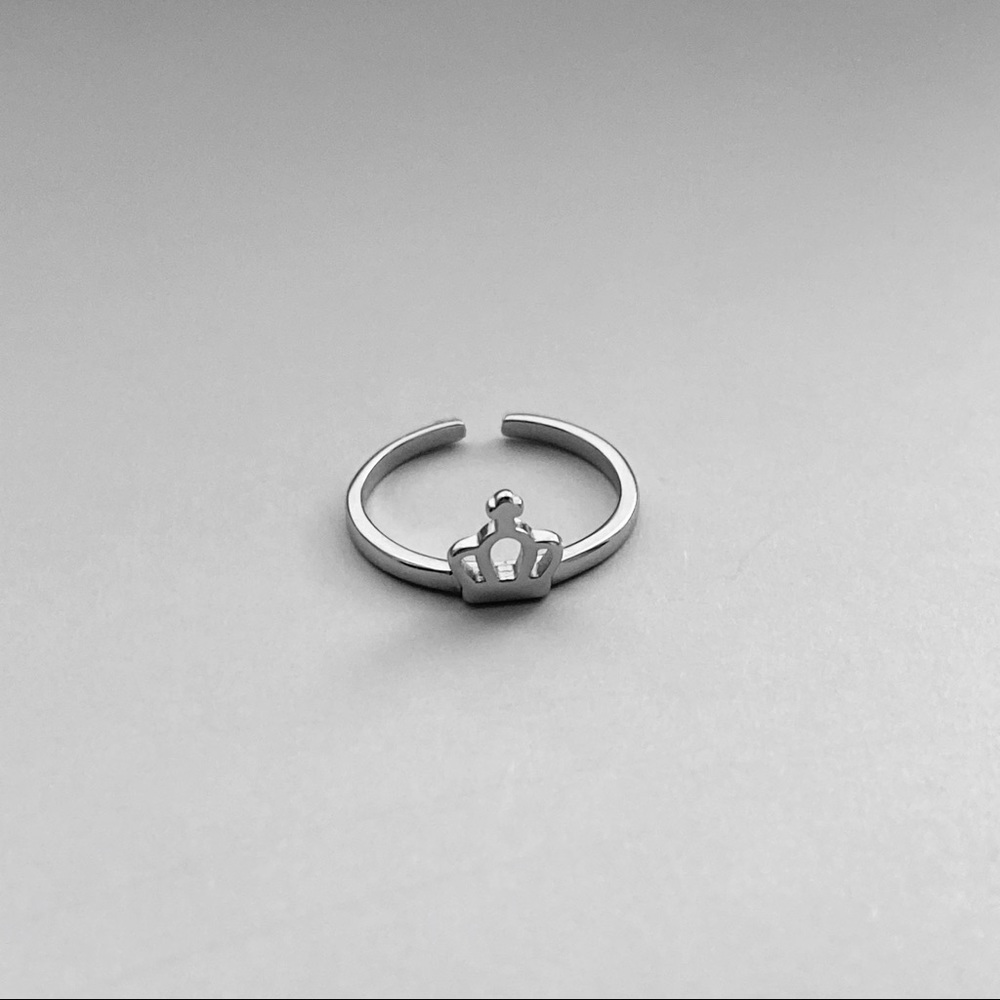 Sterling Silver Tiny Crown Toe Ring, Silver Ring - image 7